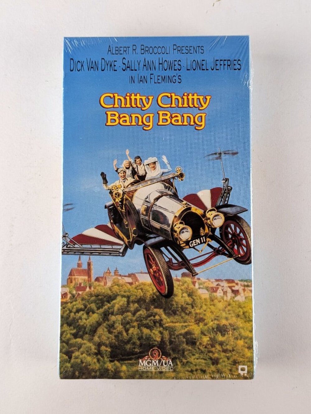 SEALED Chitty Chitty Bang Bang VHS 1989/1968